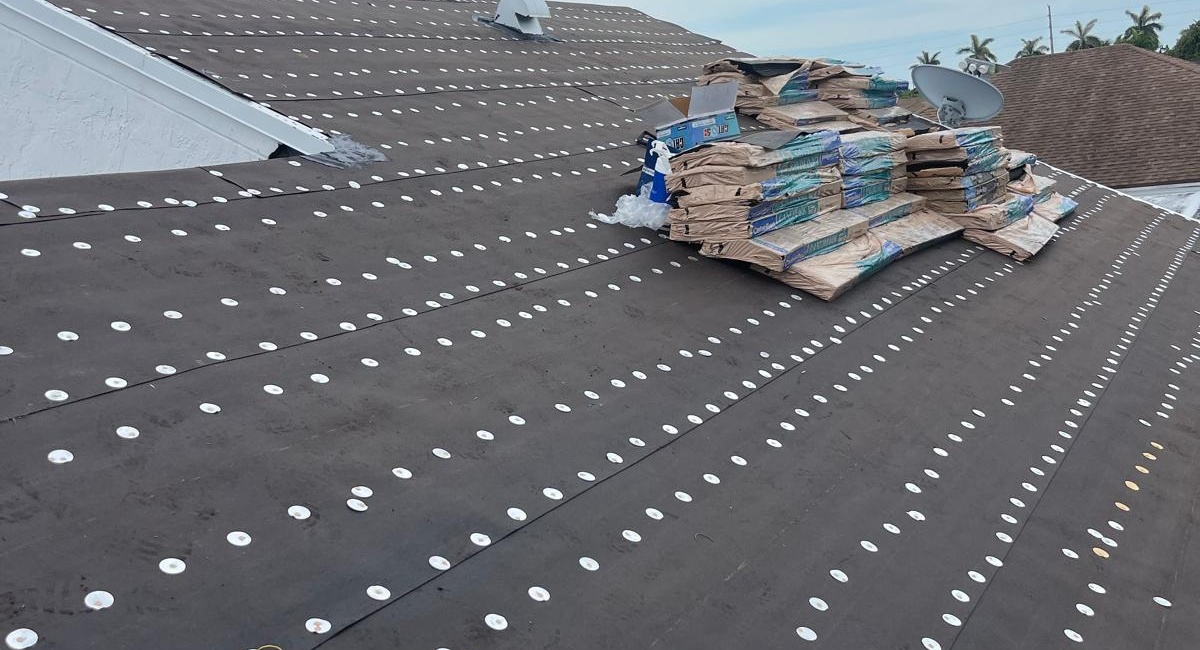 7 Signs You Need a New Roof in Miami